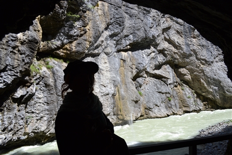 �t���Ŋ炪�Â��Ȃ鎸�s